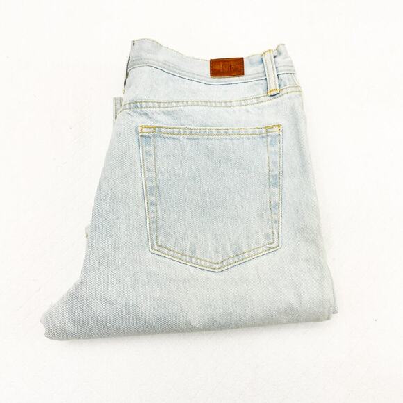 BDG Slim Men's Light Wash Denim Jeans Zip Fly Straight Leg SZ 33 x 32 - Picture 1 of 8